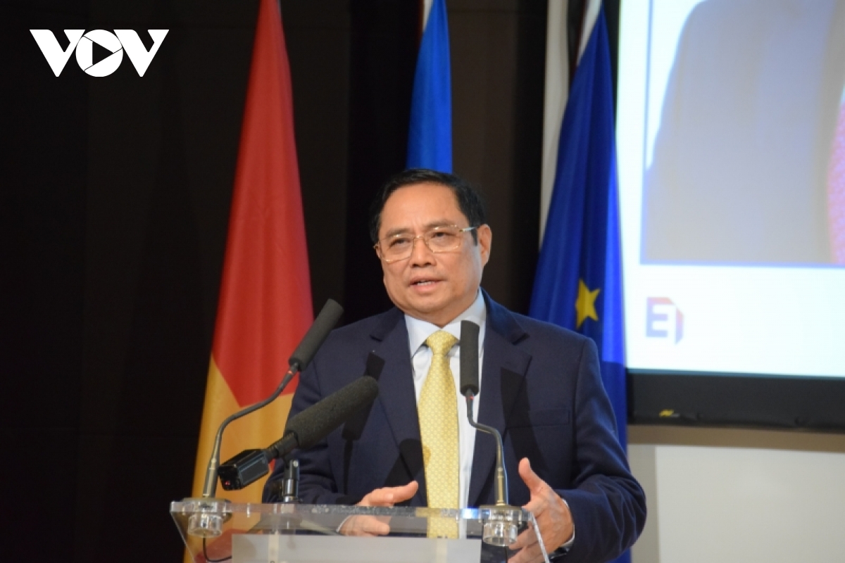 越南政府总理范明正出席越法企业论坛